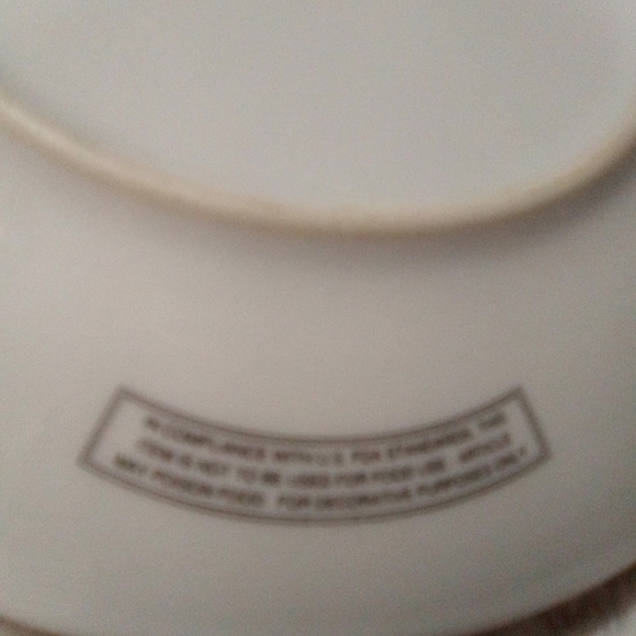 PRECIOUS moments collector plate. 6.5 inches. Says "blessed are the merciful" - Picture 2 of 5